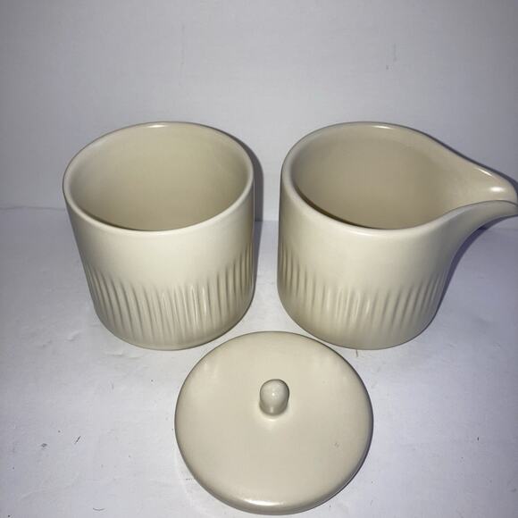 Citrine Everyday Collection by Magenta Ribbed Ceramic Creamer & Sugar Jar Set - Picture 1 of 2